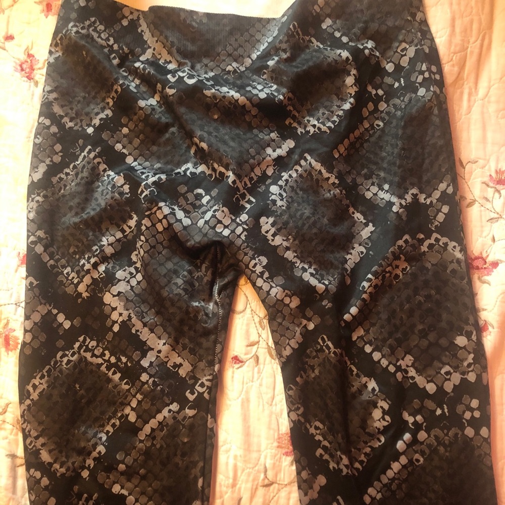 snake skin look leggings